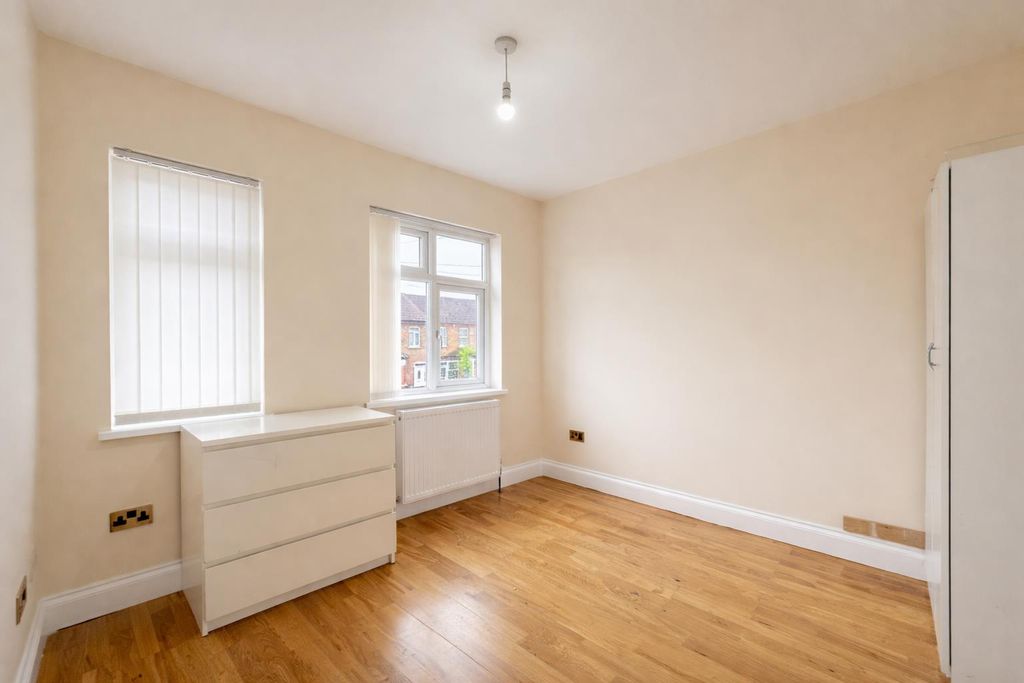 Property photo 2 of 5 90A80038-Eddb-49Fa-9Ed5-6Af6B94Ec5c4.Png