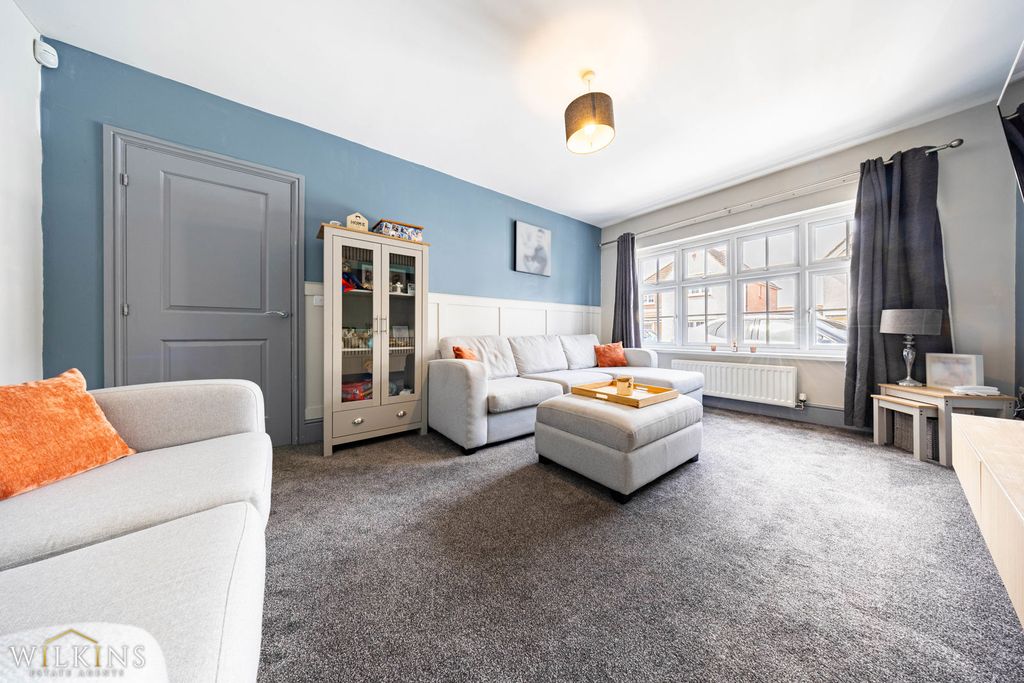 Property photo 3 of 39 Photograph