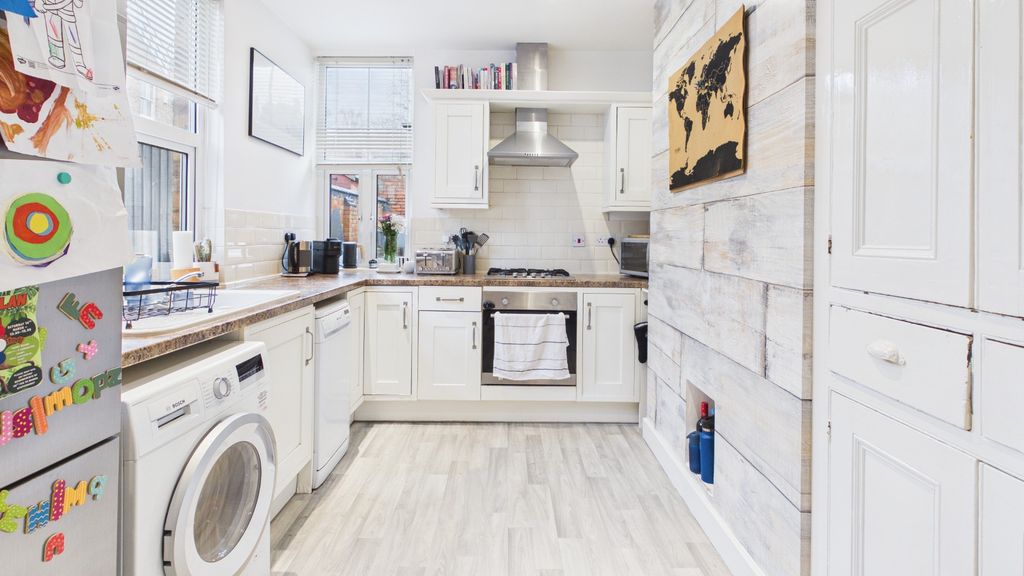 Property photo 2 of 31 4587666