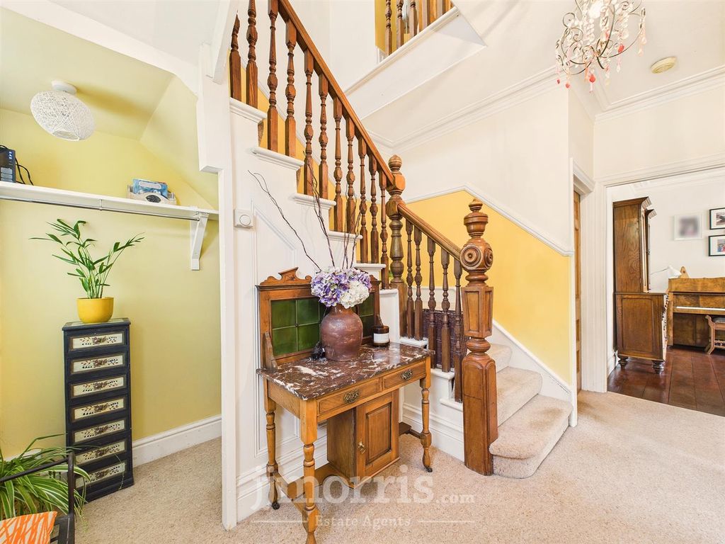 Property photo 3 of 32 Cam05297G0-Pr0068-Still006.Jpg