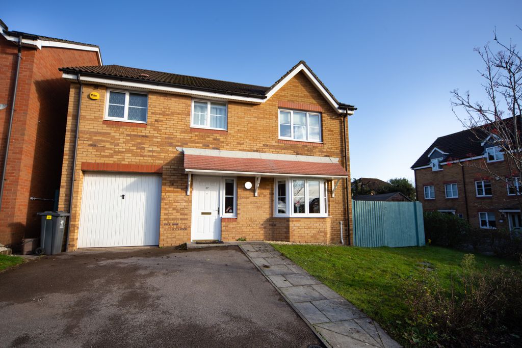 Property photo 1 of 16 Photo 01