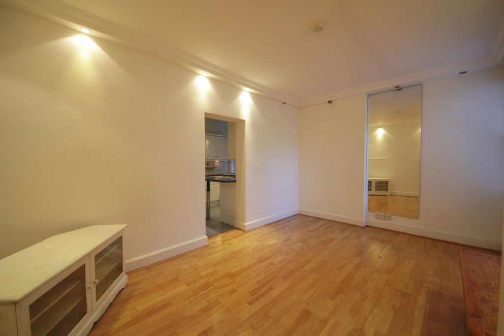 Property photo 2 of 6 Gallery