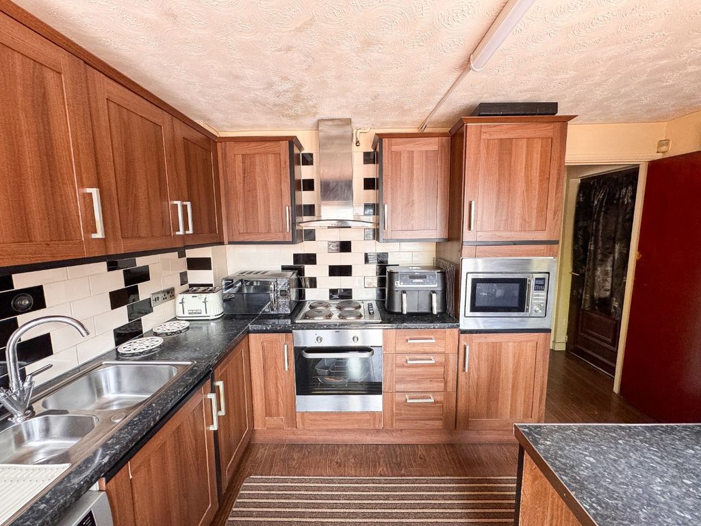 Property photo 2 of 14 5089994