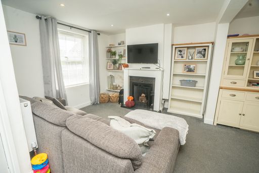 Property photo 3 of 18