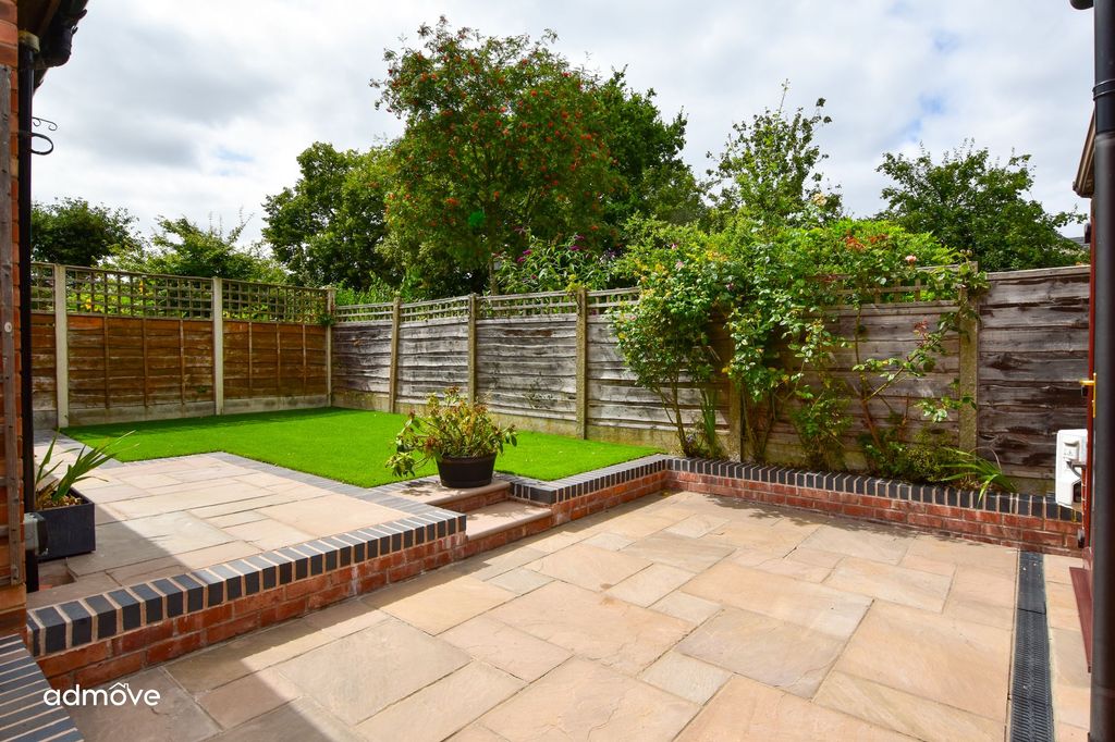 Property photo 2 of 27