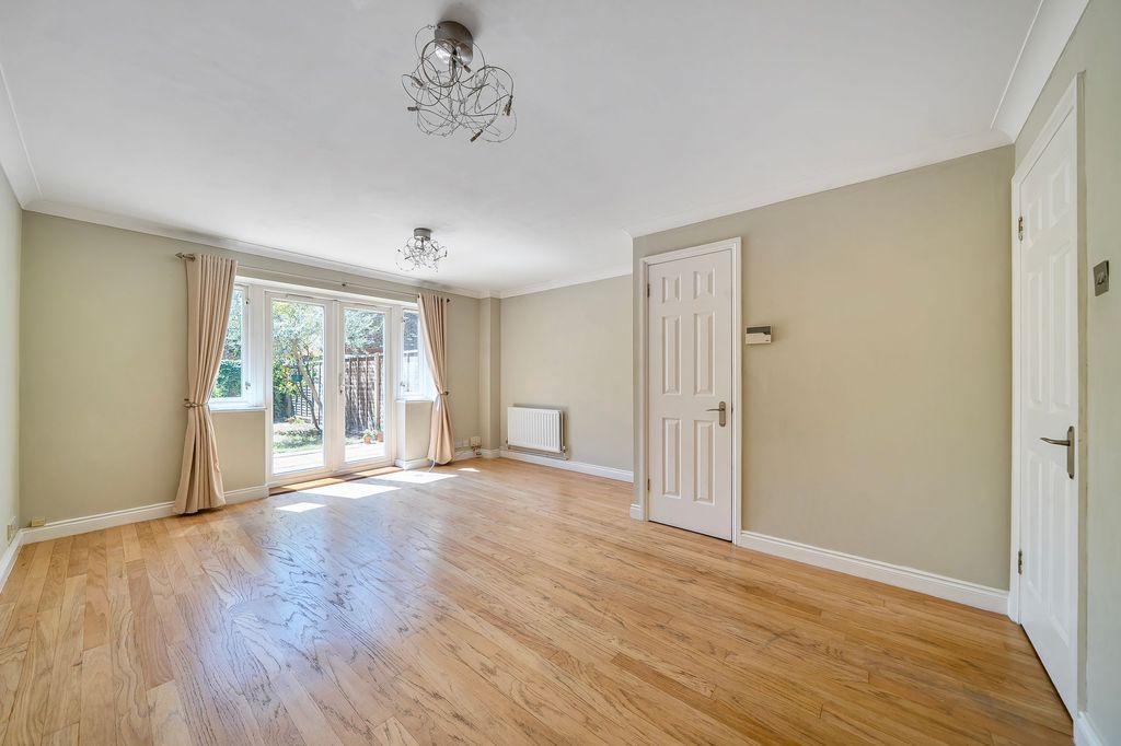 Property photo 3 of 19