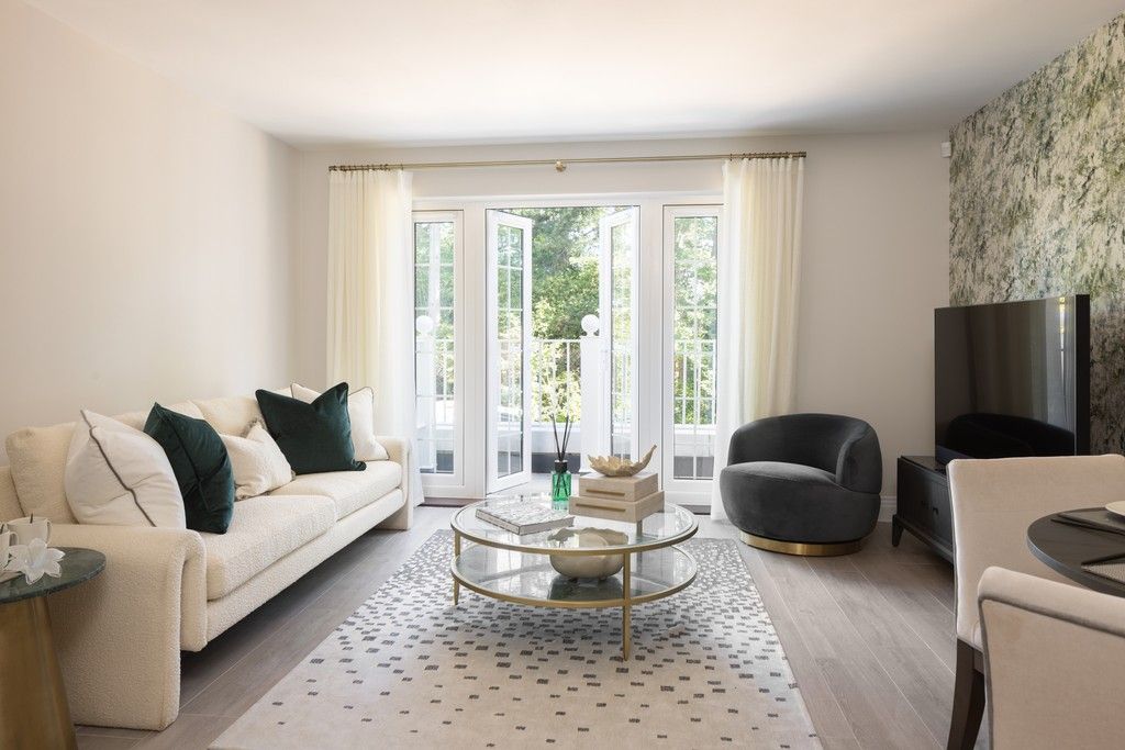 Property photo 3 of 8 Brooklands Grove, Weybridge