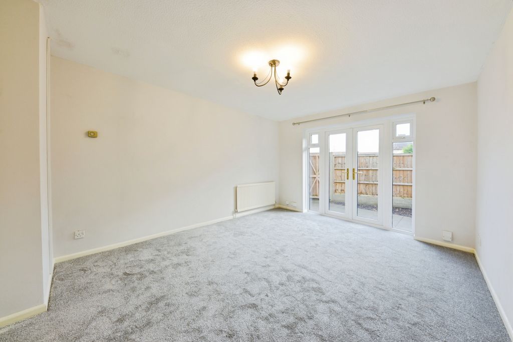 Property photo 3 of 9 Lounge/Dining Room