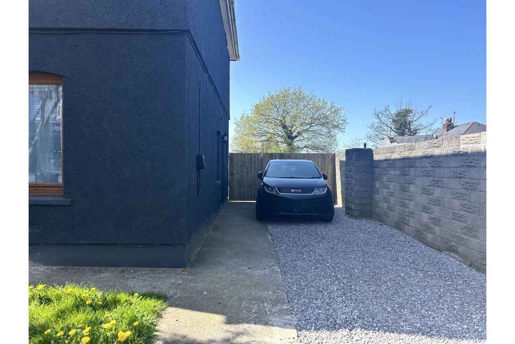 Property photo 2 of 14 Off Road Parking