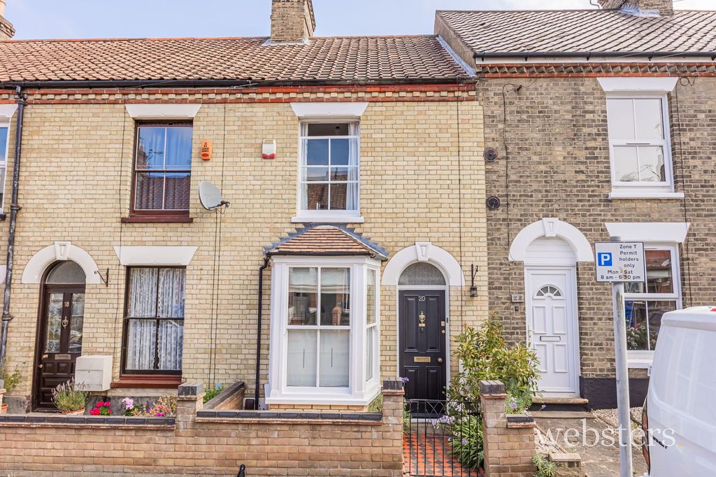 Property photo 1 of 17