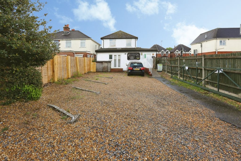 Property photo 2 of 12 Pbox-Img.Jpg
