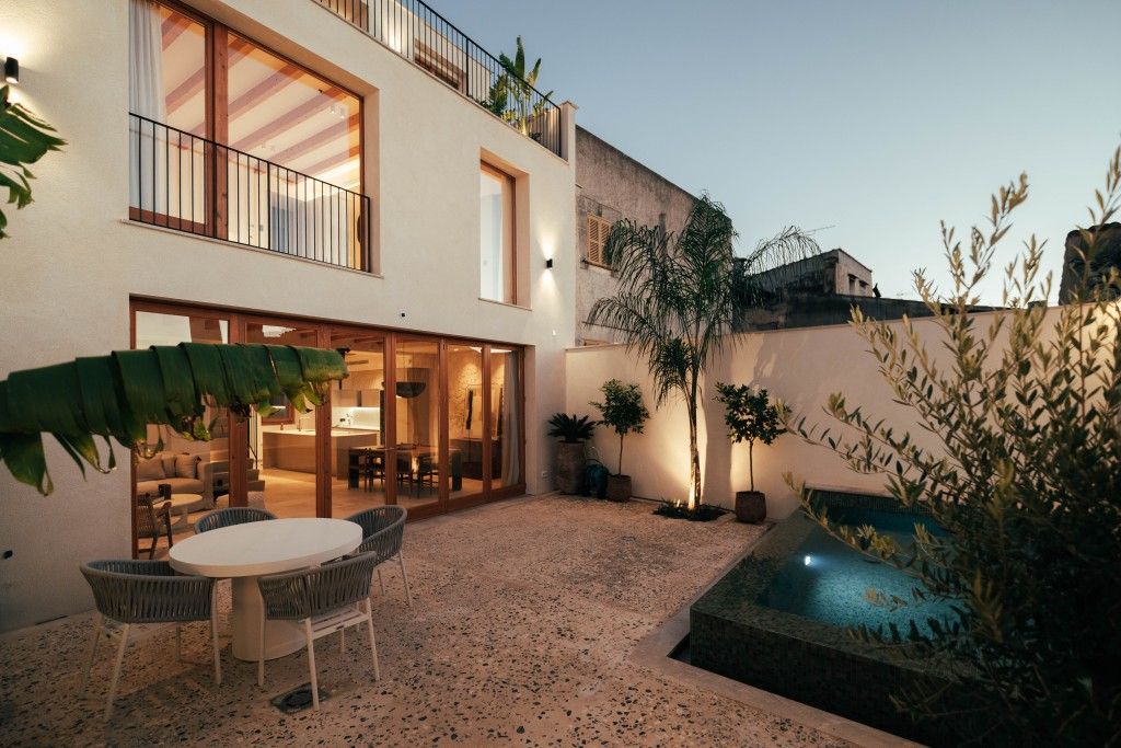 Property photo 1 of 20 Ns Exterior (3)