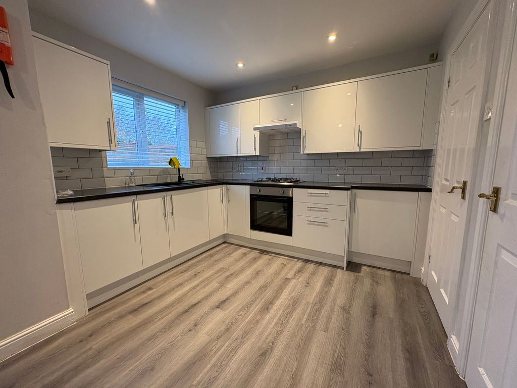 Property photo 2 of 24 Image