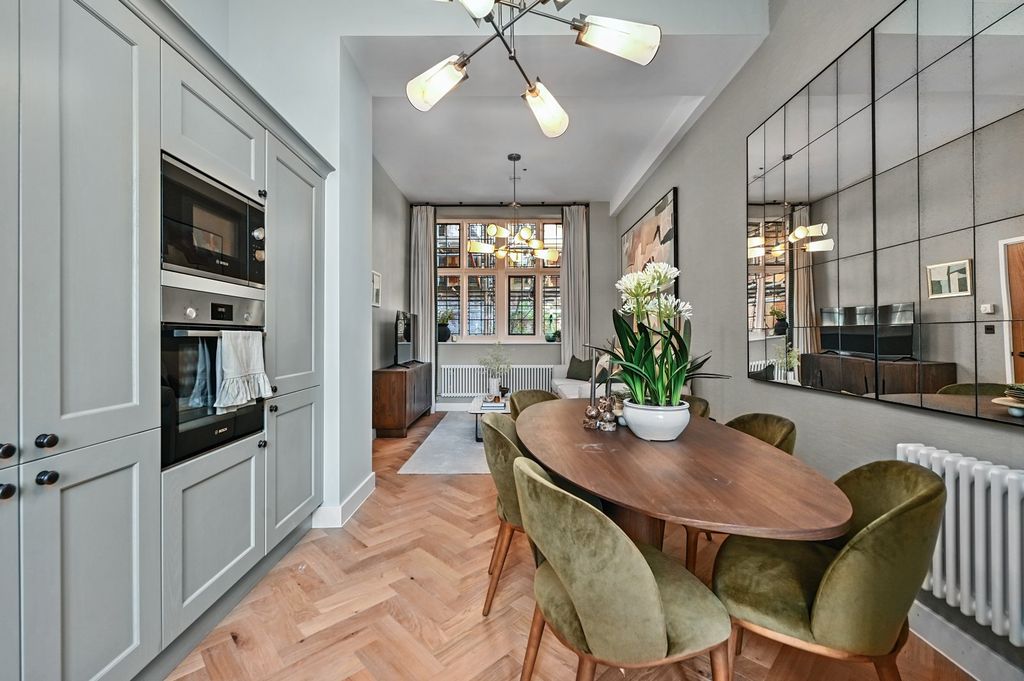 Property photo 3 of 7 Showhome Dining