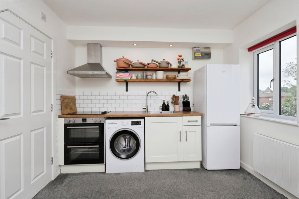 Additional image 4 of 1 bed maisonette for saleStreatfield Road, Heathfield, East Sussex TN21