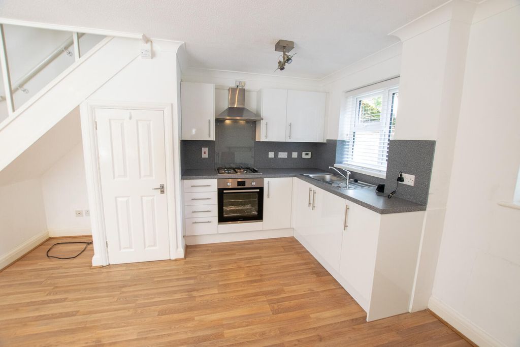 Property photo 3 of 13 Kitchen