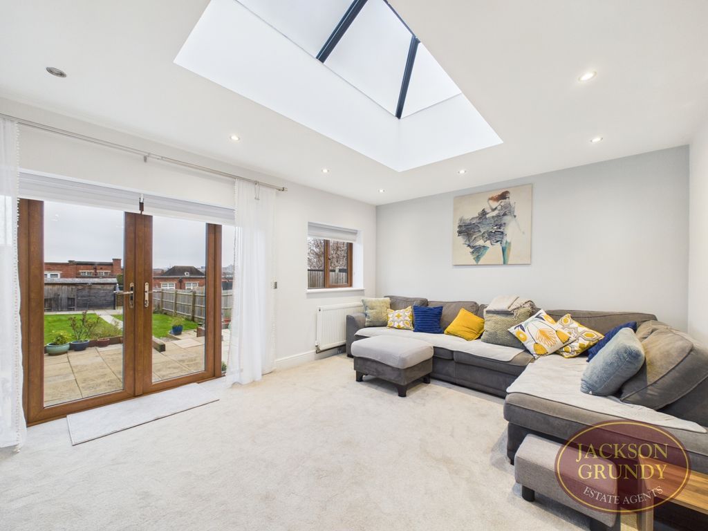 Property photo 2 of 12 Briar Hill Road