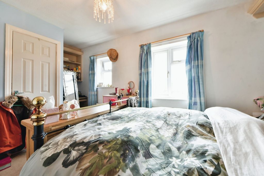 Property photo 3 of 20 Pbox-Img.Jpg