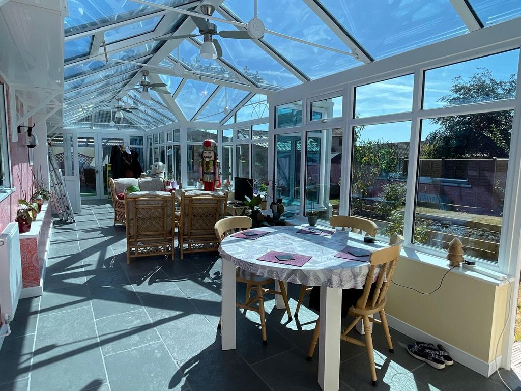 Property photo 2 of 48 Conservatory