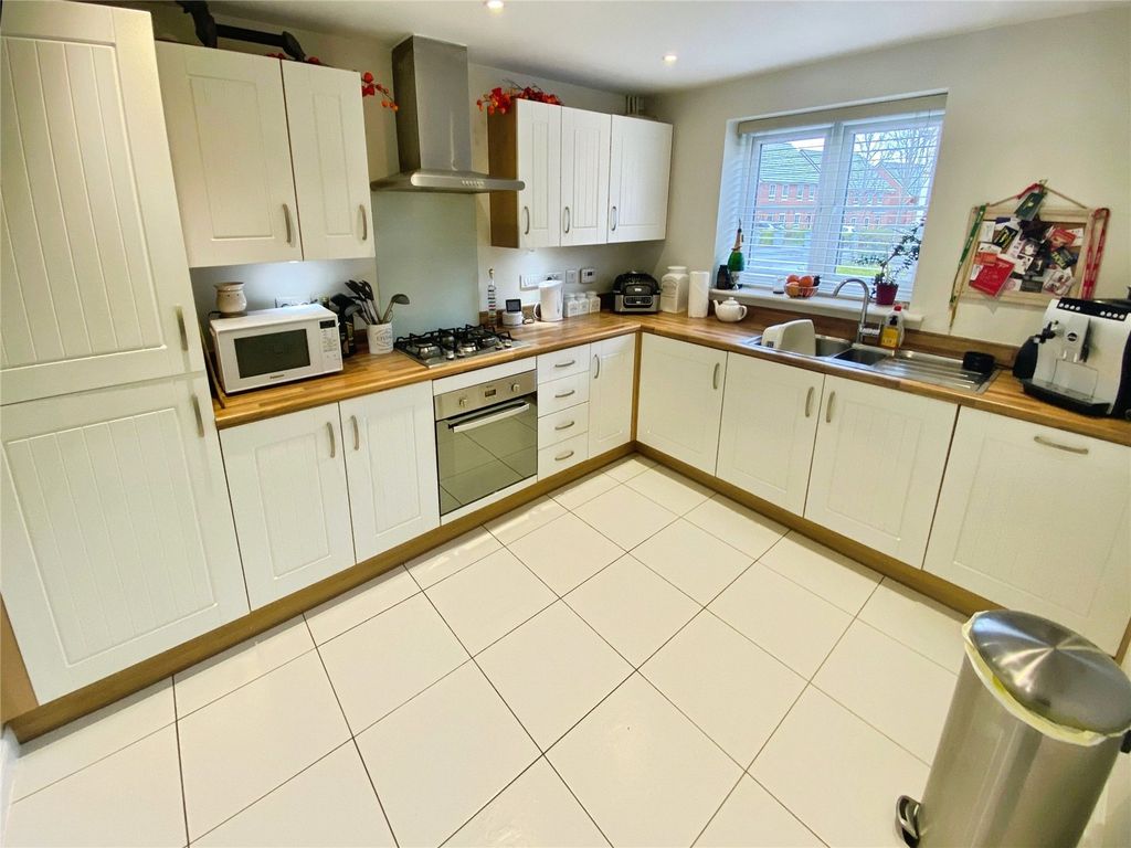 Property photo 3 of 12 Picture No. 01