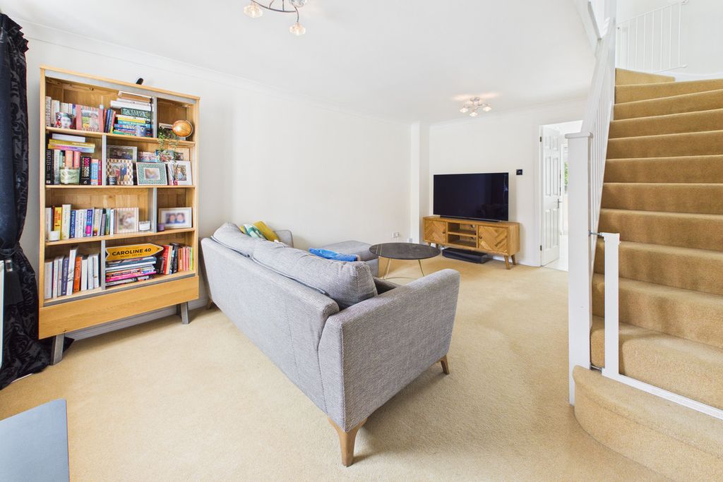 Property photo 3 of 18