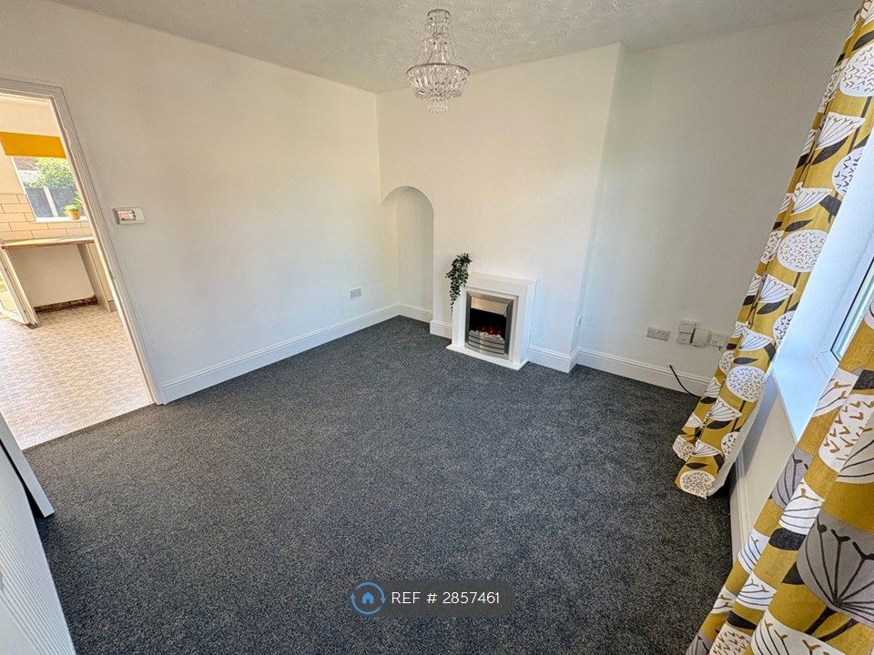 Property photo 2 of 27 Lounge