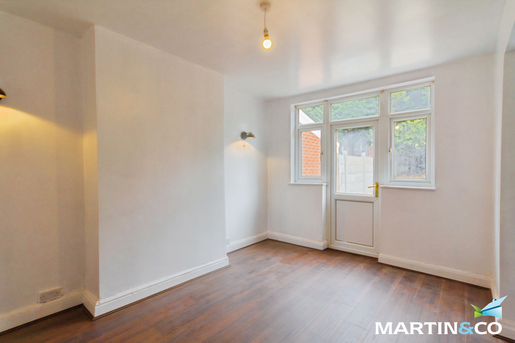 Property photo 2 of 12 Picture3