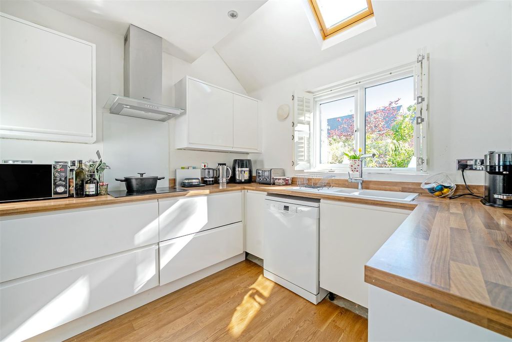 Property photo 2 of 20 7-681A3A2Bc2Eb1-1283655-Arw-7.Jpg