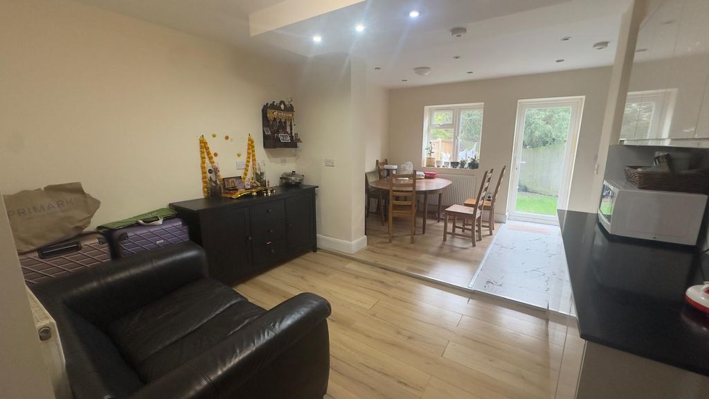 Property photo 2 of 12 Whatsapp Image 2026-03-28 At 11.35.31 Am (3)