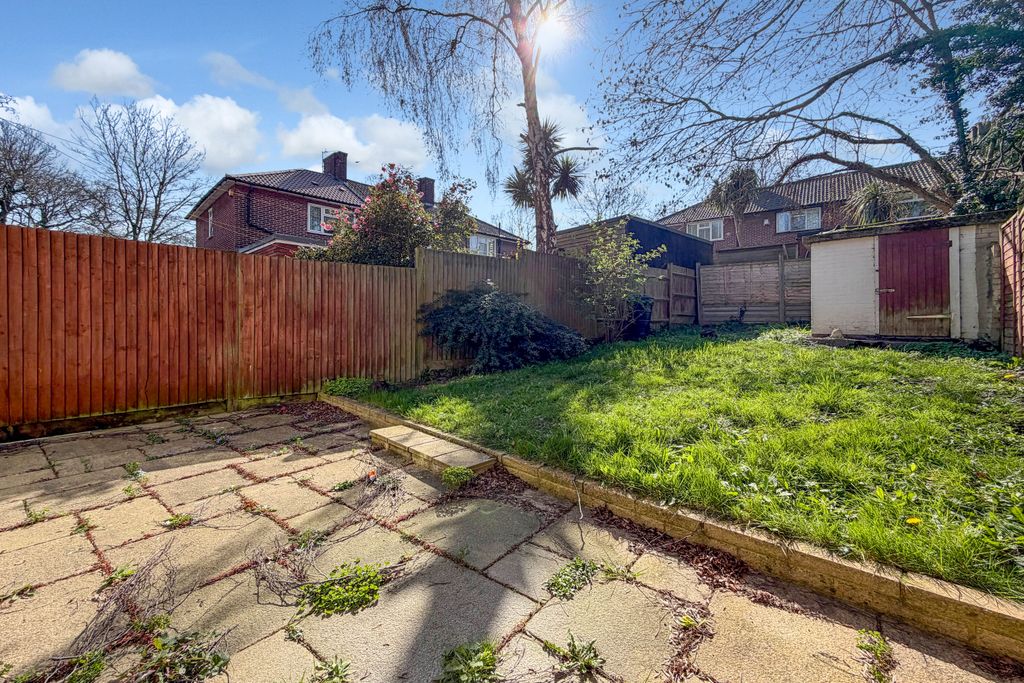 Property photo 2 of 18