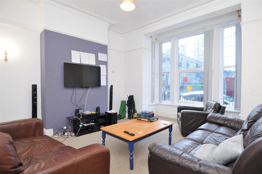 Property photo 1 of 8 18Bedfordparkupdate003.Jpg