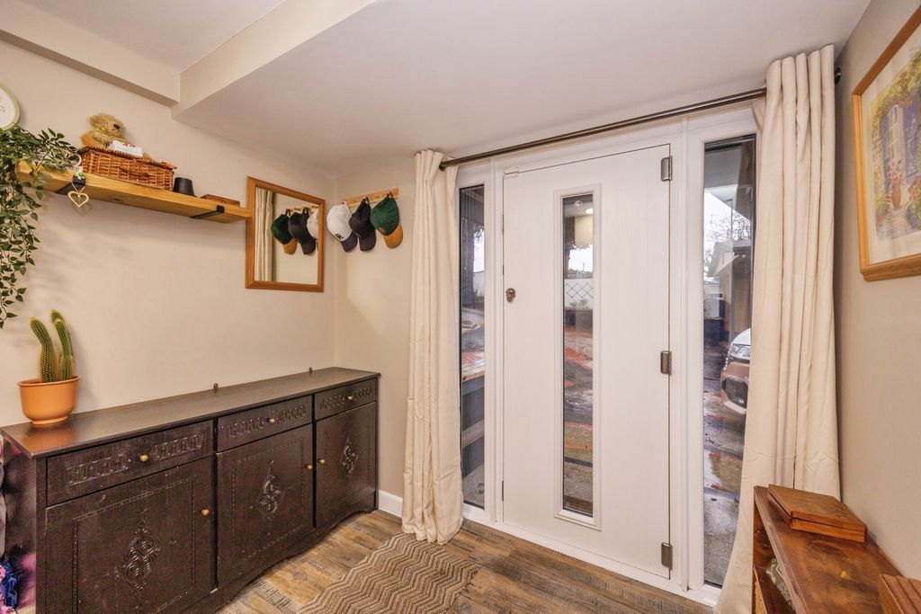 Property photo 2 of 42 Pbox-Img.Jpg