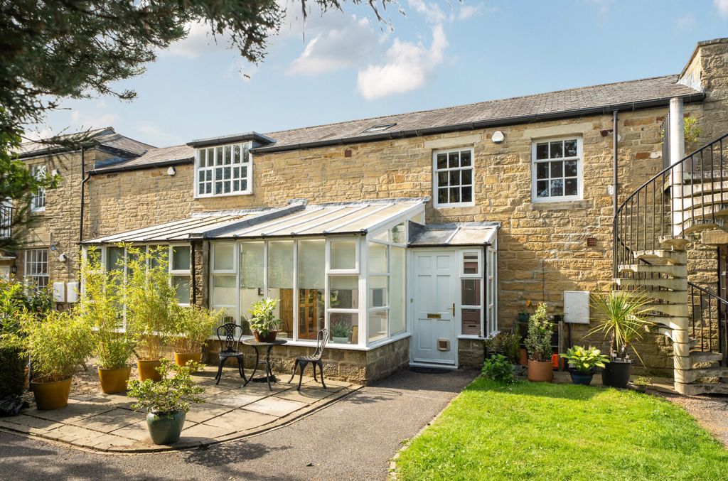 Property photo 1 of 11 External