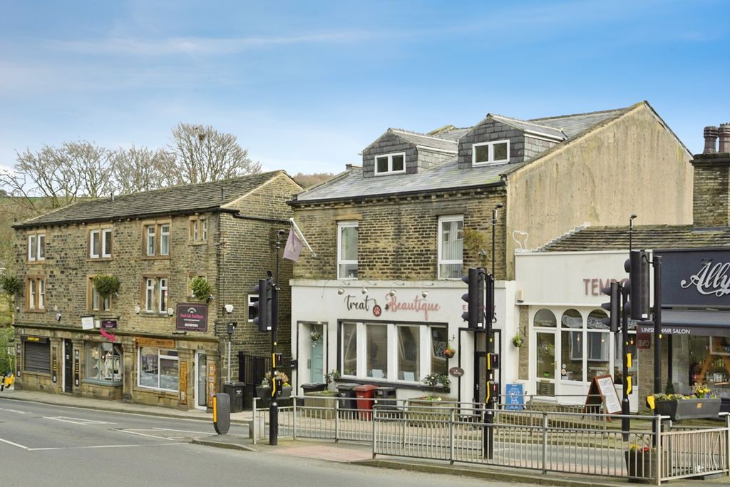 Property photo 1 of 17 Front View