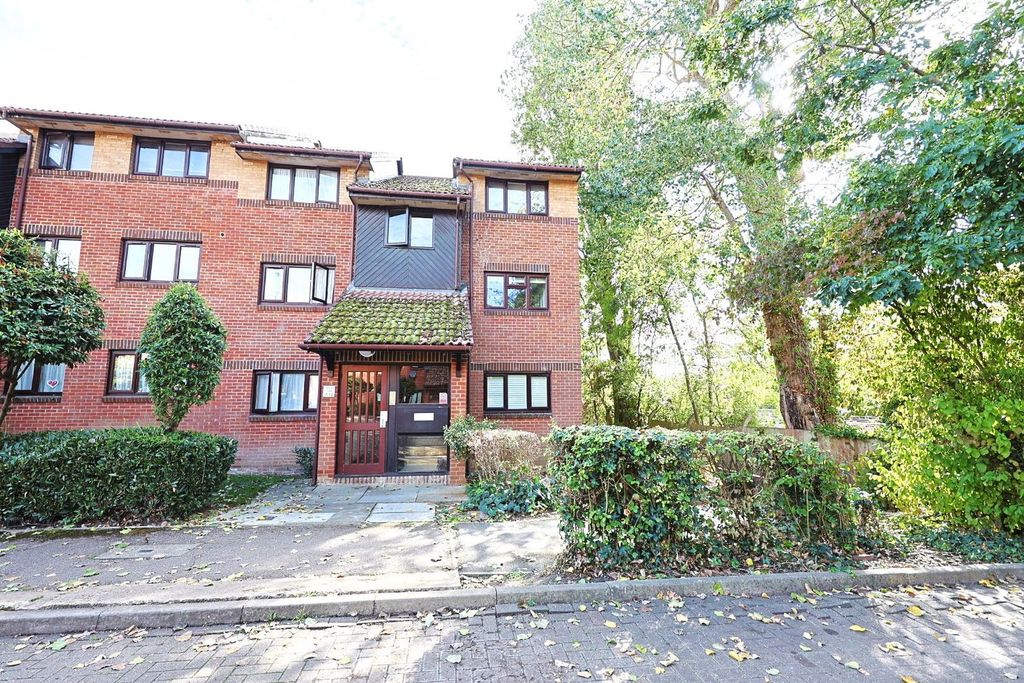 Property photo 1 of 6