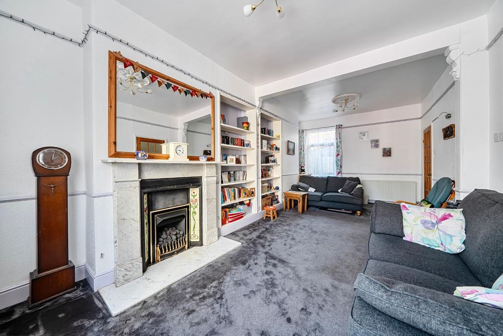 Property photo 2 of 19 1425799-19-69B16A121E76c.Jpg