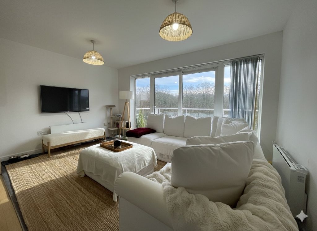 Property photo 3 of 9 4881403