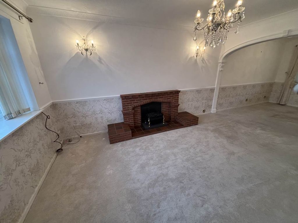 Property photo 3 of 14 Img_3384