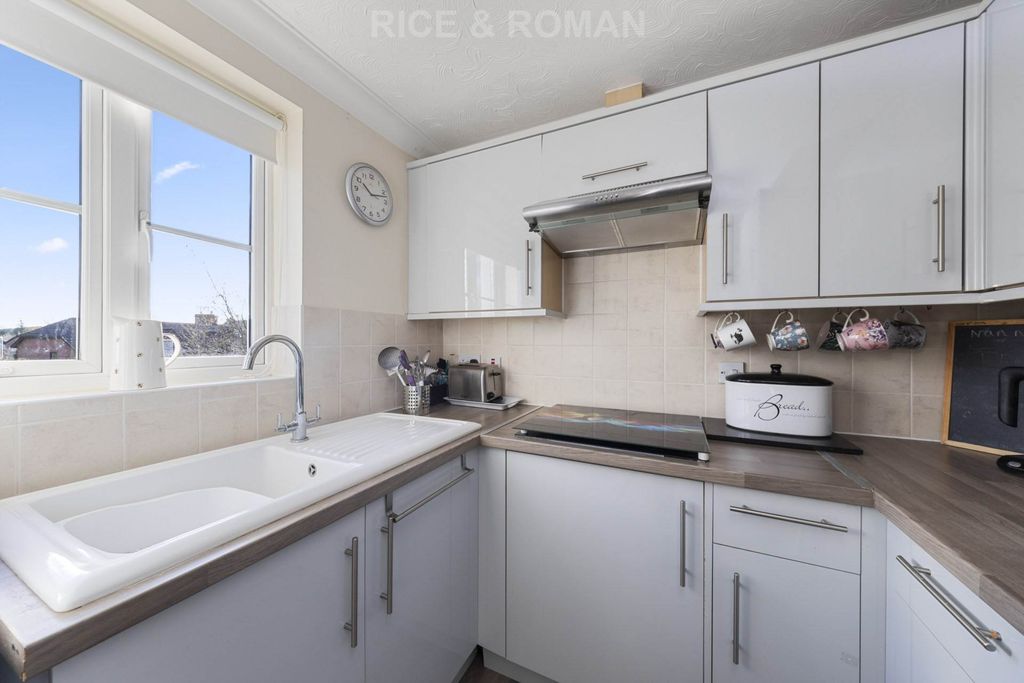 Additional image 5 of 1 bed flat for salePassfield Lodge, Lightwater GU18