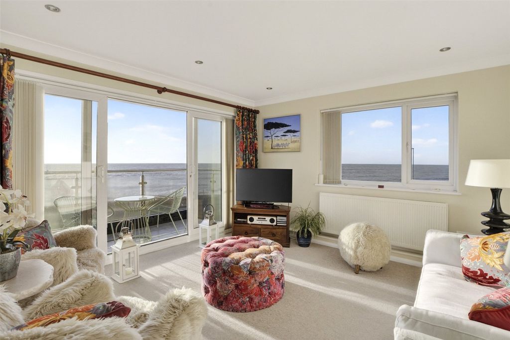 Property photo 3 of 24 Picture No. 10