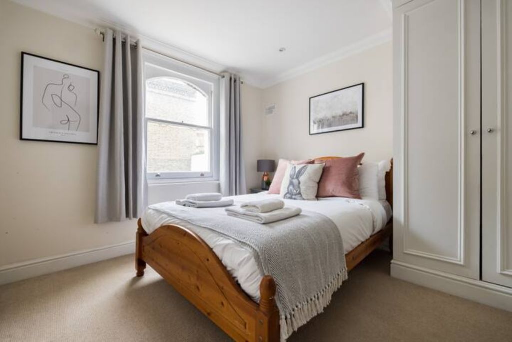 Property photo 3 of 29 Bedroom