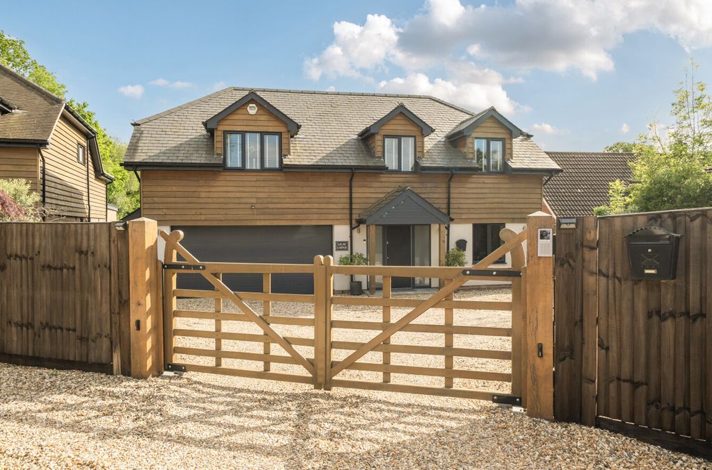 Property photo 1 of 15 1462892-1-6A01Ff8...