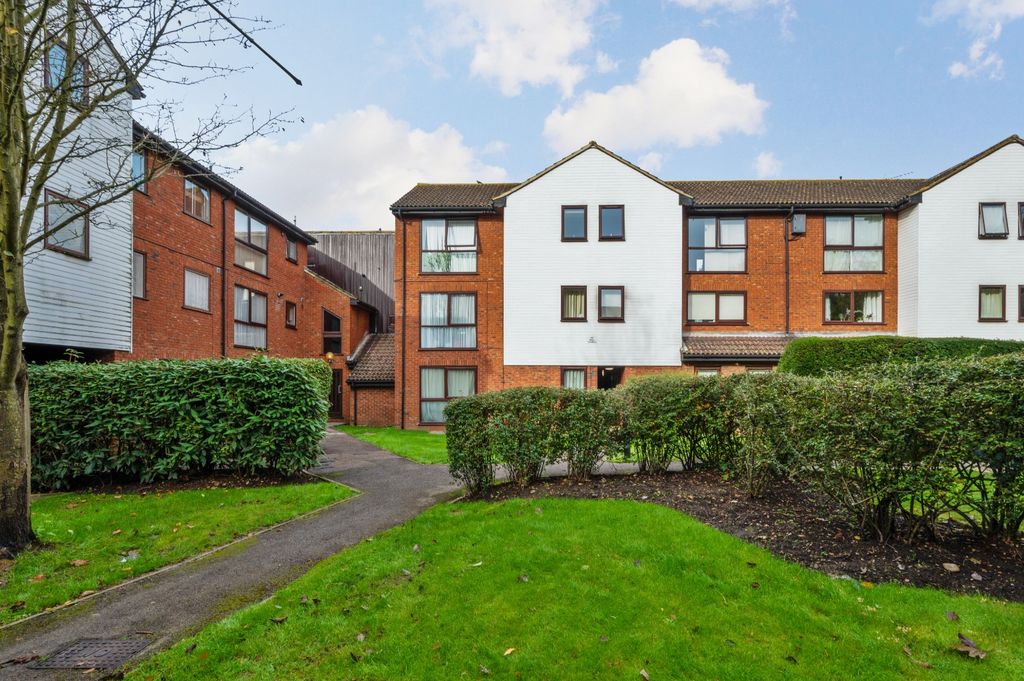 Property photo 1 of 6 1707620