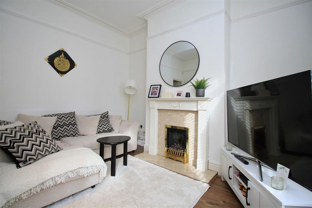 Property photo 2 of 12 Lounge..Jpg