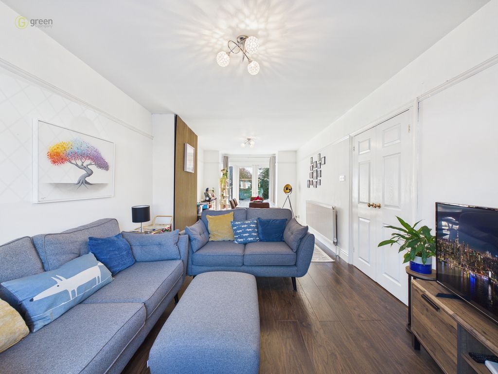 Property photo 2 of 15 Cam04914G0Pr0367Still003