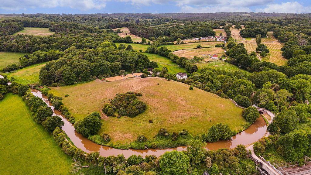 Property photo 2 of 37