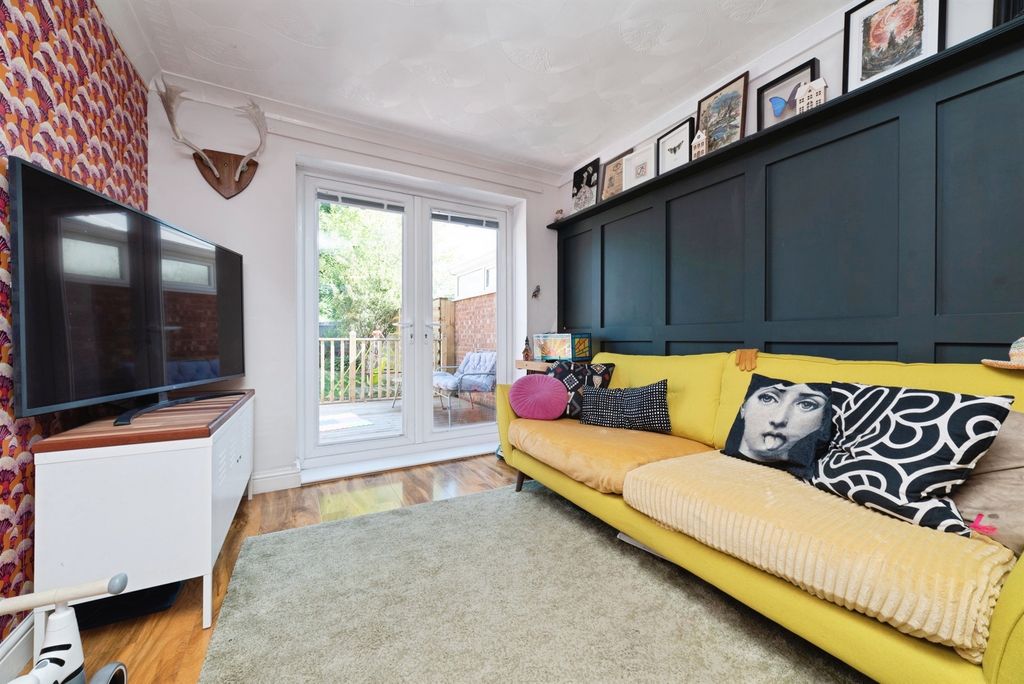 Property photo 2 of 17