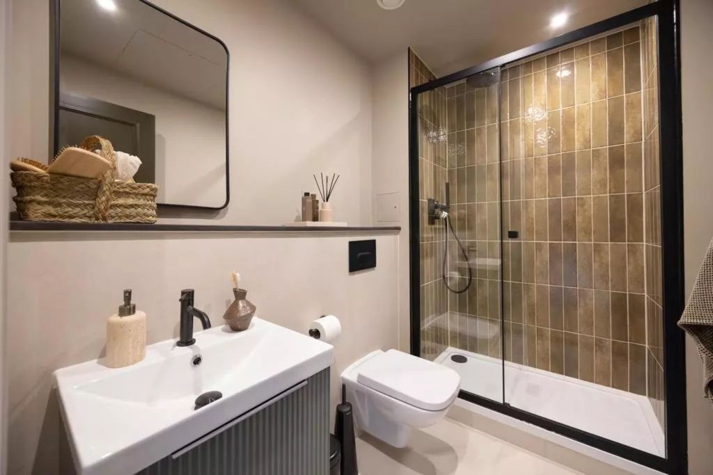 Property photo 3 of 22 Bathroom