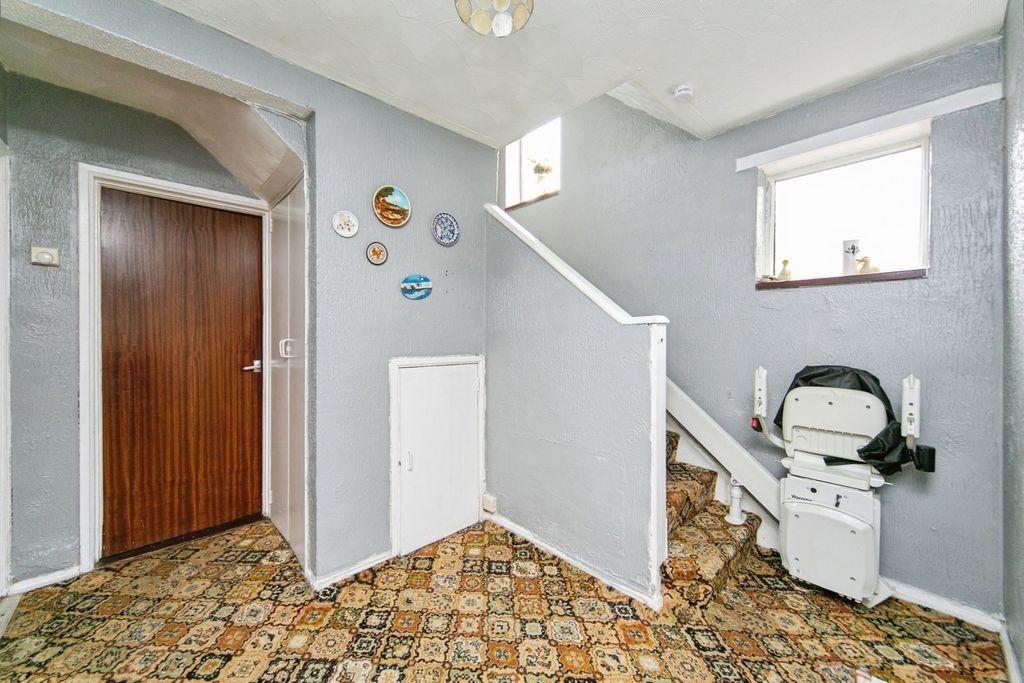 Property photo 3 of 17 Photo