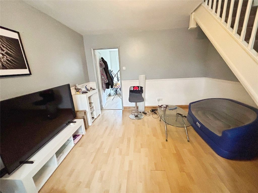 Property photo 2 of 6 Living Room